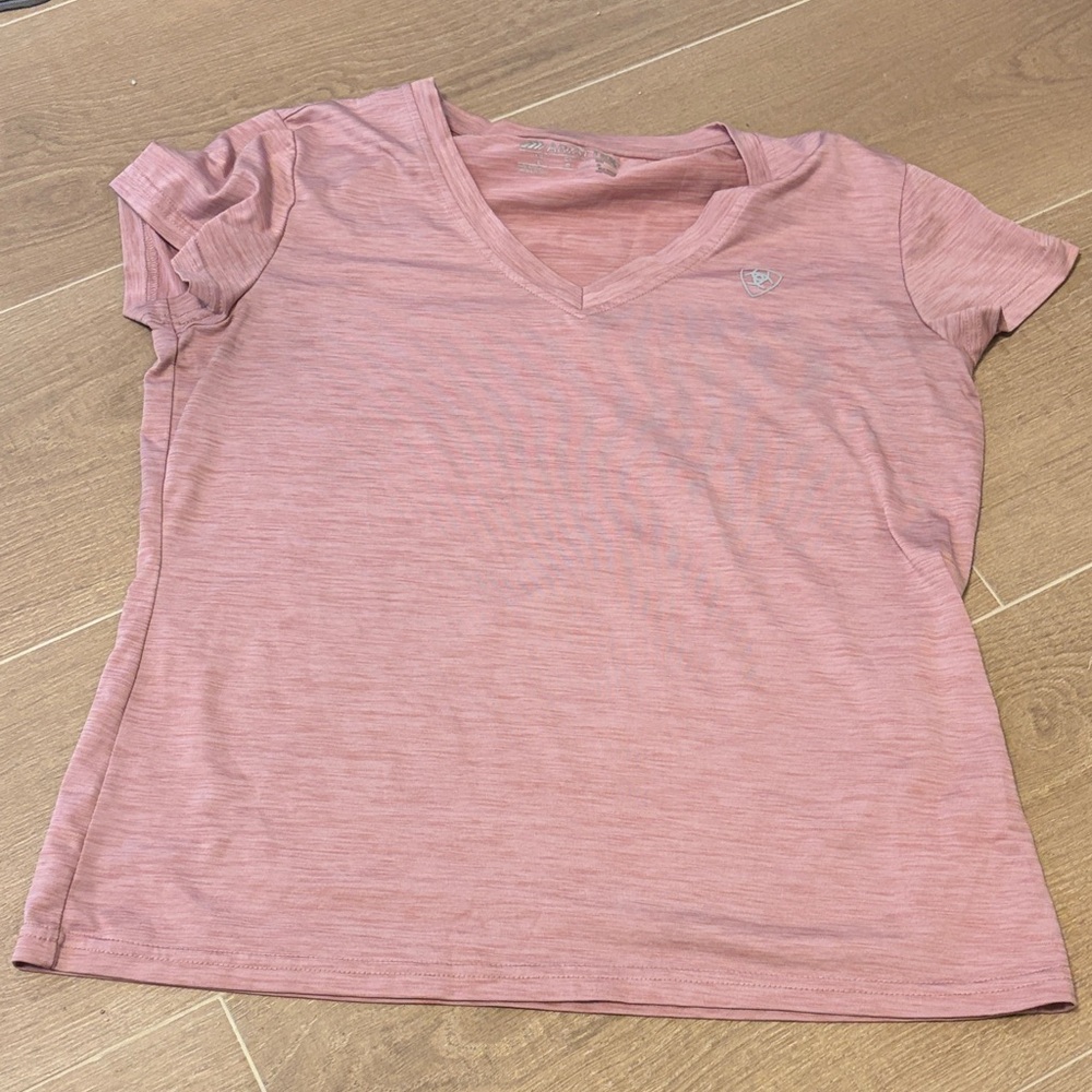Ariat Mauve Short Sleeve V-Neck Tee
